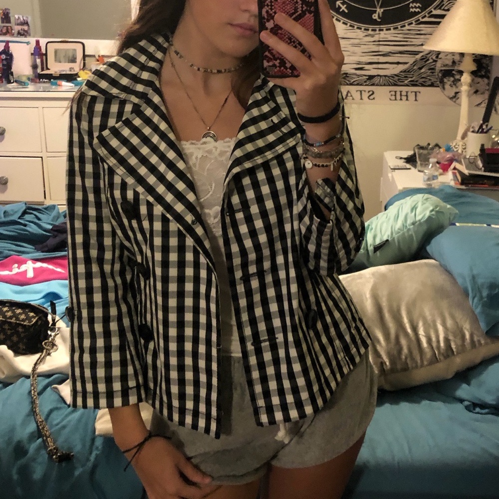 checkered coat!